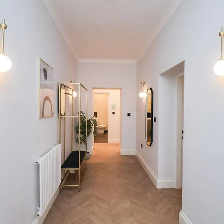 The Salisbury Sleeps 4 Classic * סקארבורו